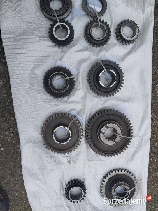 Części skrzyni biegów do Massey Ferguson serii Chybie sprzedam