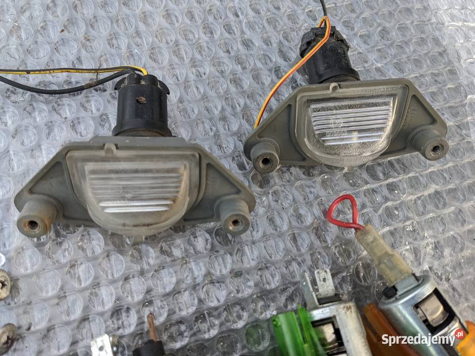 Polonez Caro plus lampki tablicy rejestracyjnej Oświetlenie Stalowa Wola sprzedam