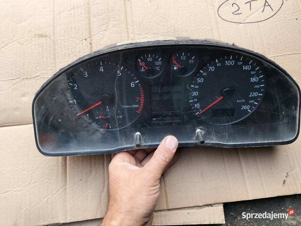 AUDI A4B5 A4 B5 8D0919861C LICZNIK ZEGARY Kamień-Kolonia