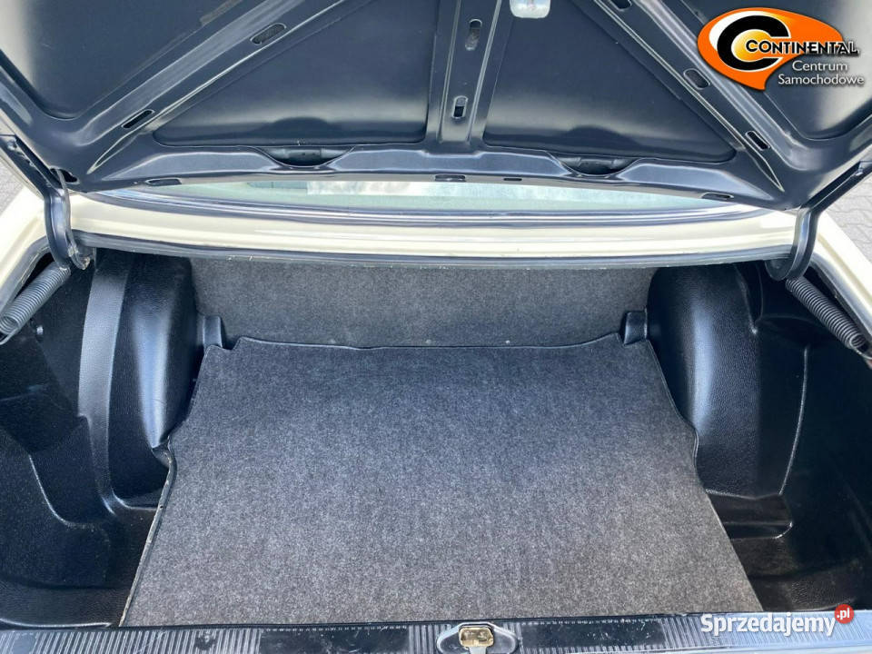 Mercedes W123 E230Pierwszy własciciel nowości beżowy W123 Żory