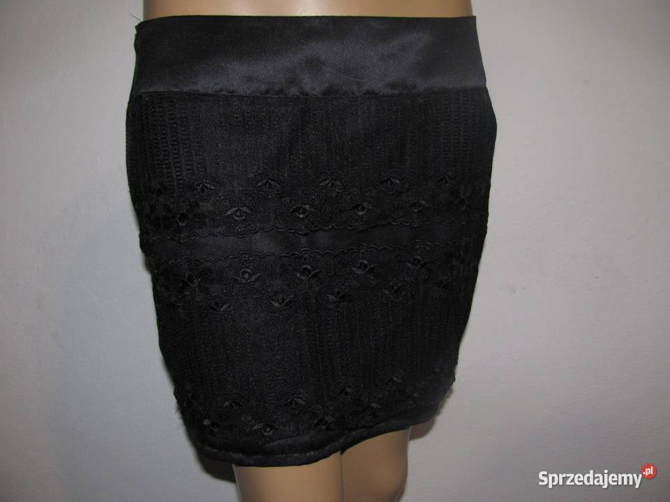 czarna mini koronka kwiaty Zamość