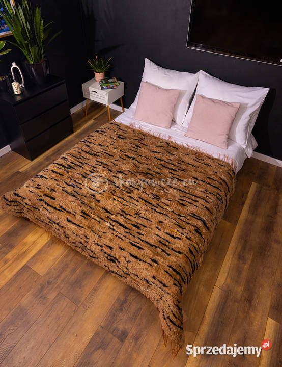Dywan narzuta ze skór owczych tkana ręcznie Szaflary