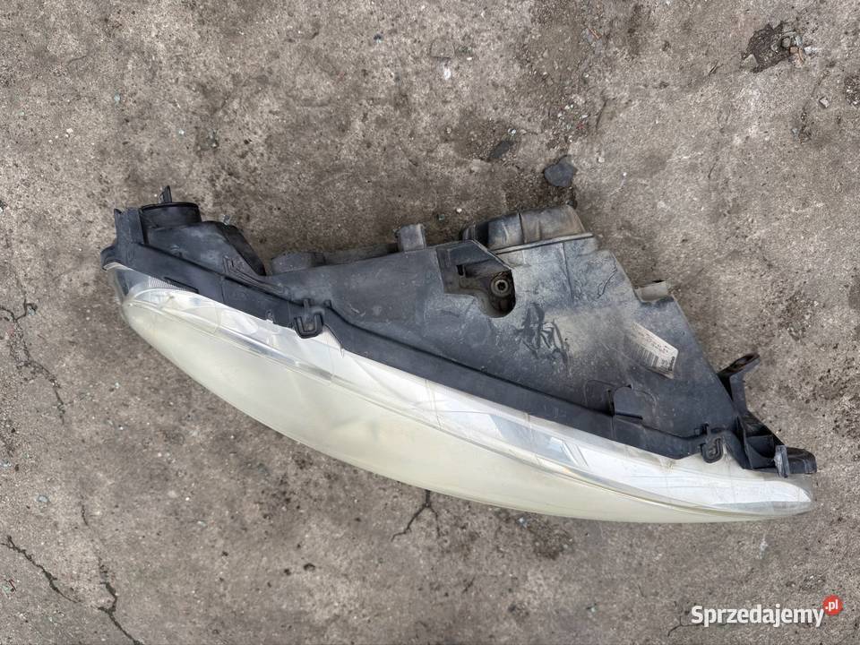 Lampa przód prawy Peugeot 307