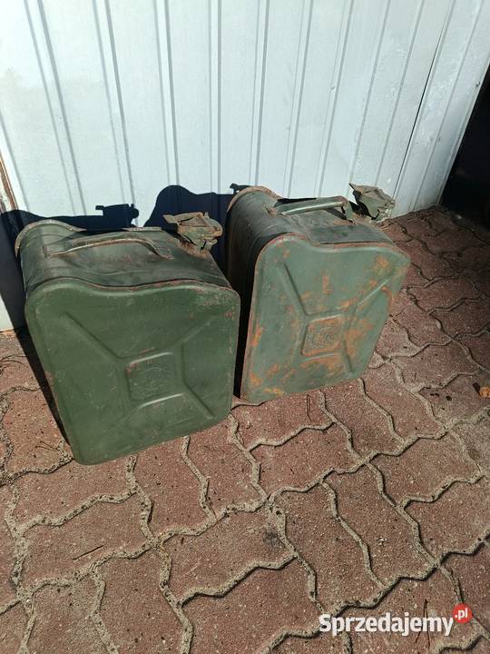 PRL kanistry 20 l 3 sztuki Kanistry, lejki i pompki Kębliny