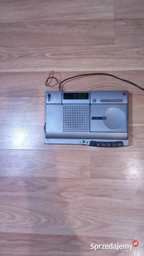 Stary radiomagnetofon Philips typ AJ3800/00 z zegarem