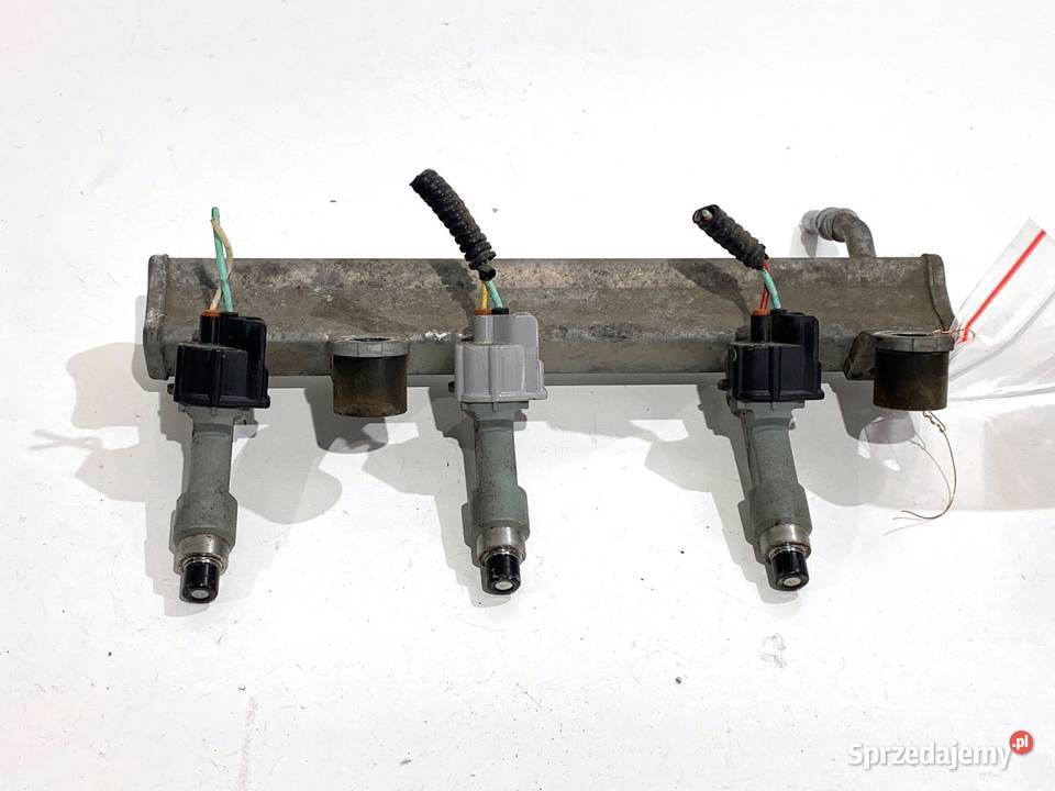 LISTWA WTRYSKOWA TOYOTA AYGO II 232500Q030 10 69 Części samochodowe