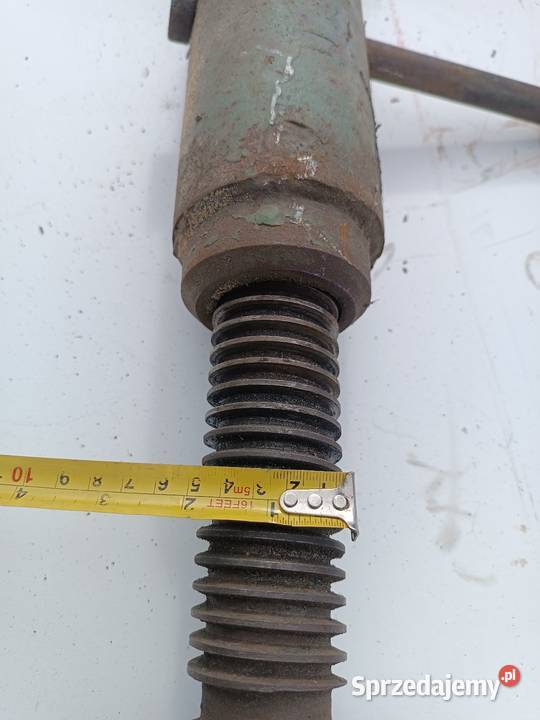 Śruba rzymska masywna rurowa trapezowa Błaszki