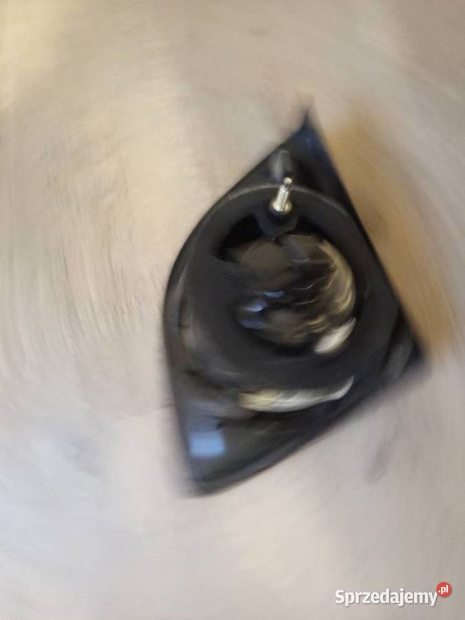 Lampa tylna w klapę golf plus orginalna lewa sprzedam