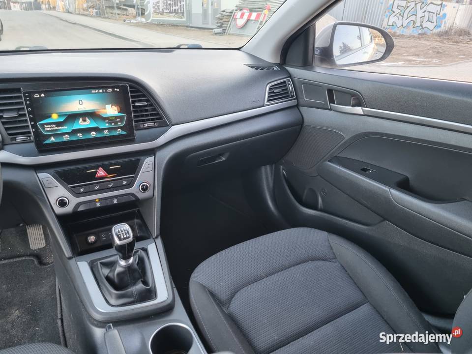 Hyundai Elantra 16 2017 salon Polska