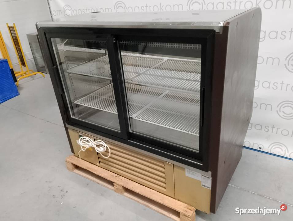 Witryna cukiernicza Igloo Julia 13 Gastronomia Wrocław