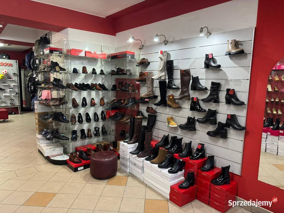 Sprzedam wyposażenie sklepu obuwniczoodzieżowego Janów Lubelski