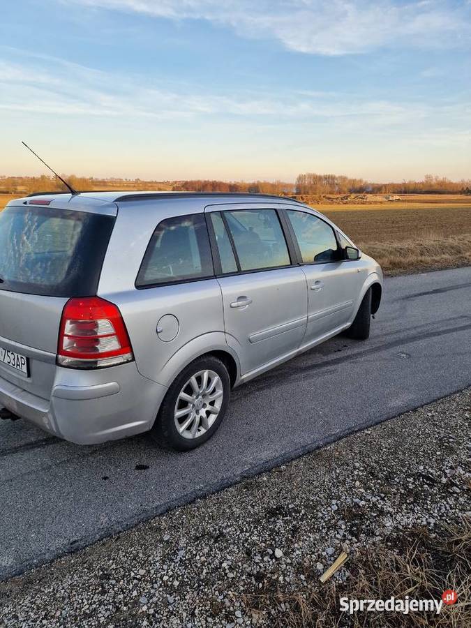 Opel Zafira 18 Benzyna 2009 7osobowy Świeże nieuszkodzony Jaroszewo sprzedam