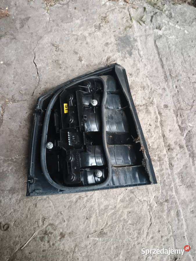 Lampa tylna ciemna dymiona Opel Vectra C Lampy tylne