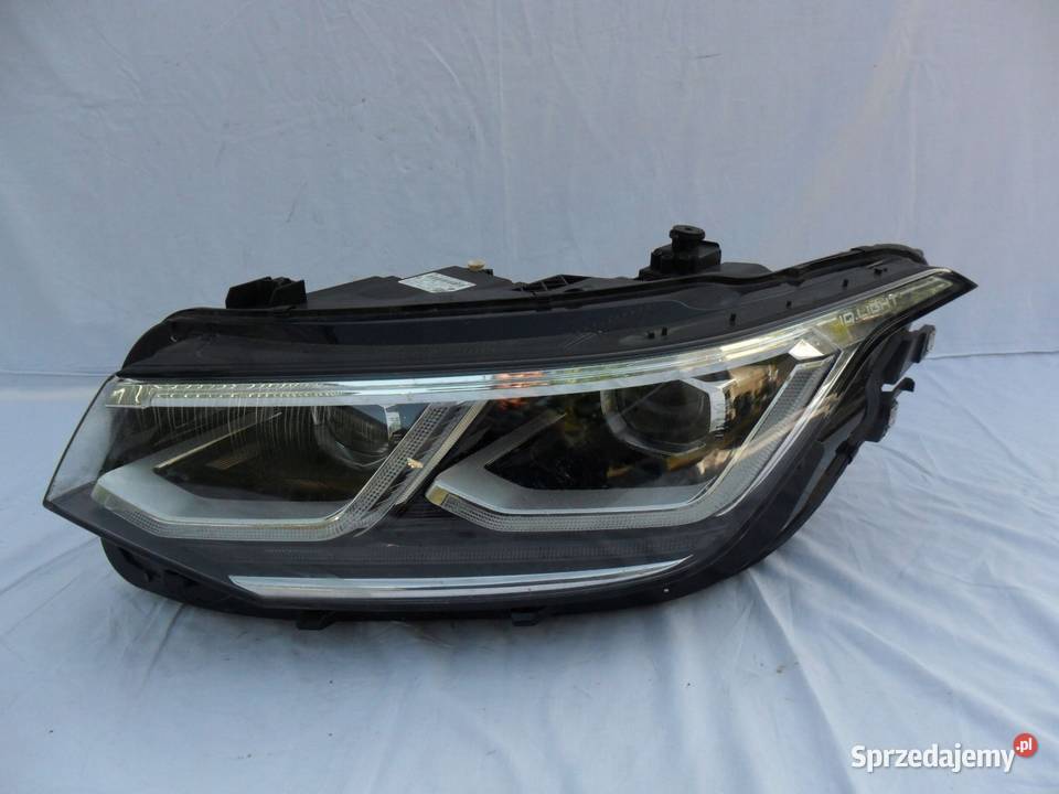 Volkswagen Tiguan 5NB Lift reflektor lewy Nowy Tomyśl sprzedam