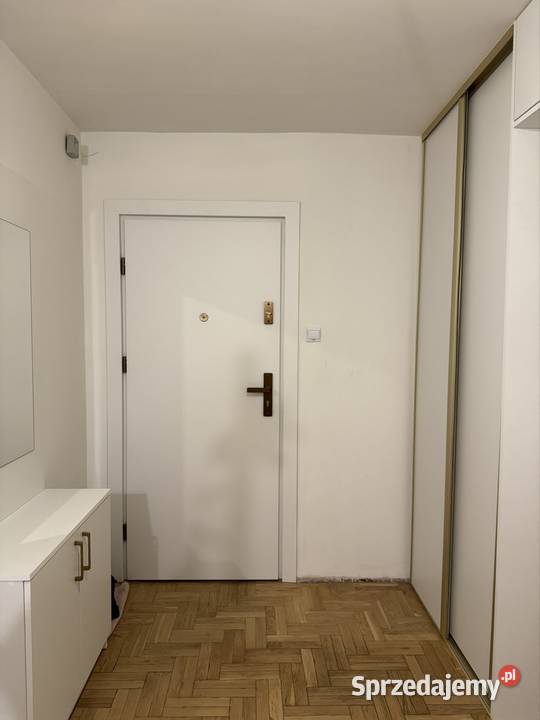 3pokojowe mieszkanie na sprzedaż Częstochowa Rok budowy 1985