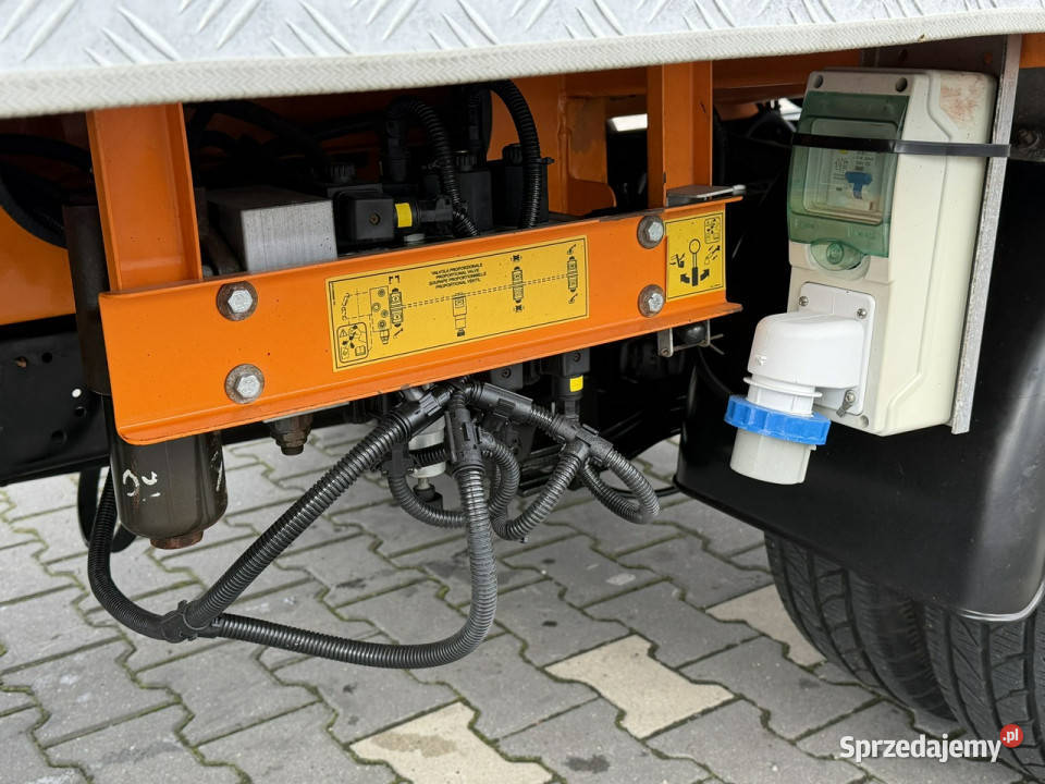 Nissan Cabstar Zwyżka Podnośnik Koszowy ISOLI Nissan Widełki