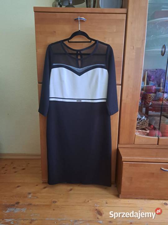 Nowa elegancka sukienka czarnoecru 44XXL Konin