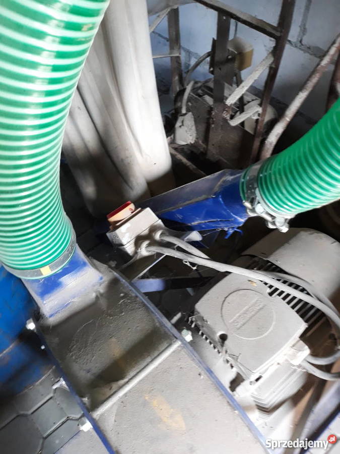 roczny mieszalnik pasz ze śrutownikiem