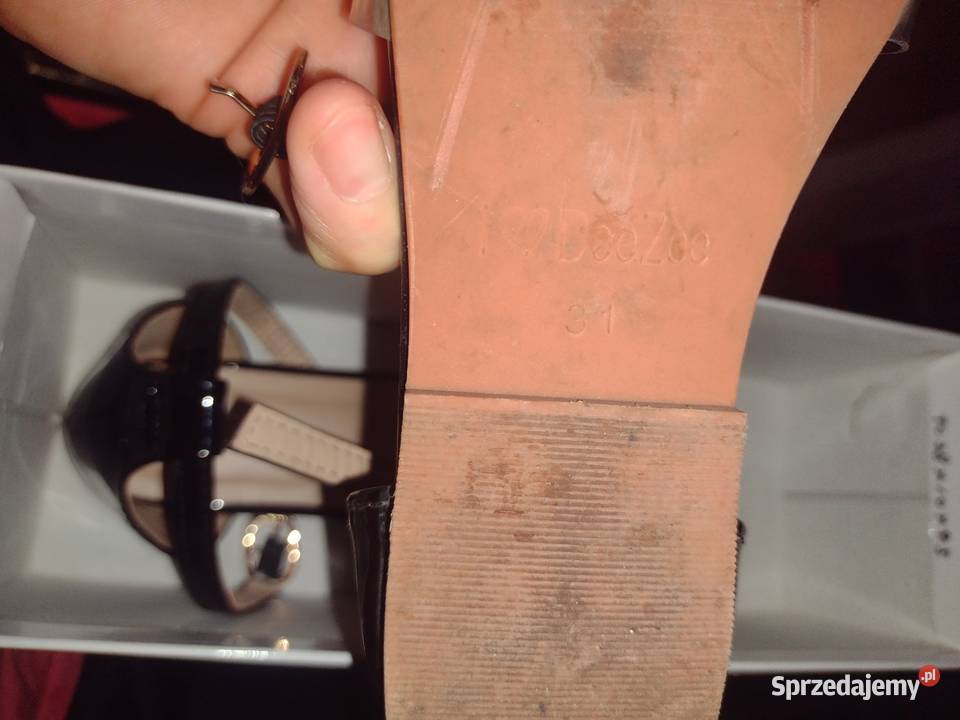 Sprzedam damskie dziewczęce na dziewczyny buty Międzyborów