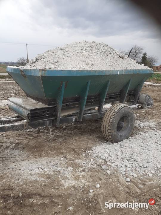 Rozsiewacze wapna race 3 Agco Bzowiec sprzedam