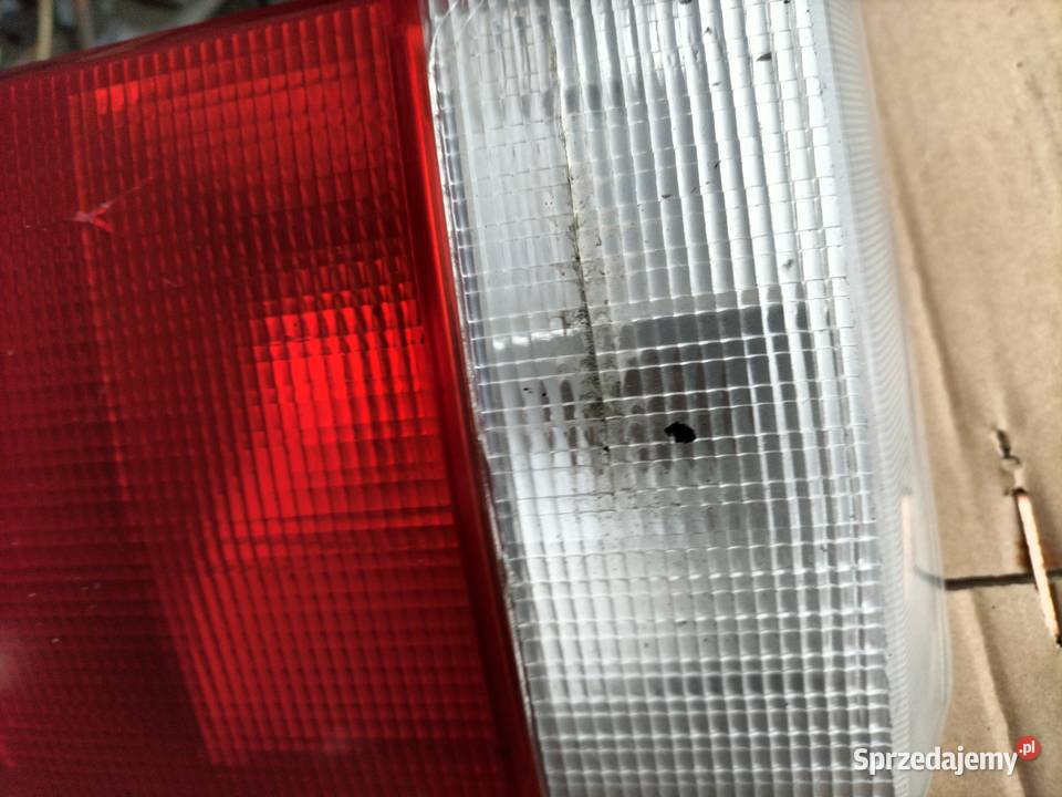 LAMPA TYŁ TYLNA LEWA Audi 80 LEFT 893945093G lampy tylne lubelskie Kamień-Kolonia sprzedam