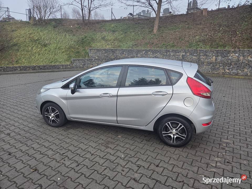 Ford Fiesta 125 Benzyna Niski Przebieg Klima