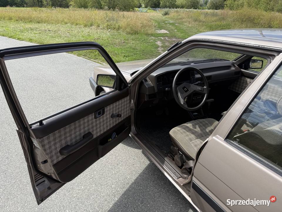 Toyota COROLLA 1986r stan b 1300cm3 sprzedam