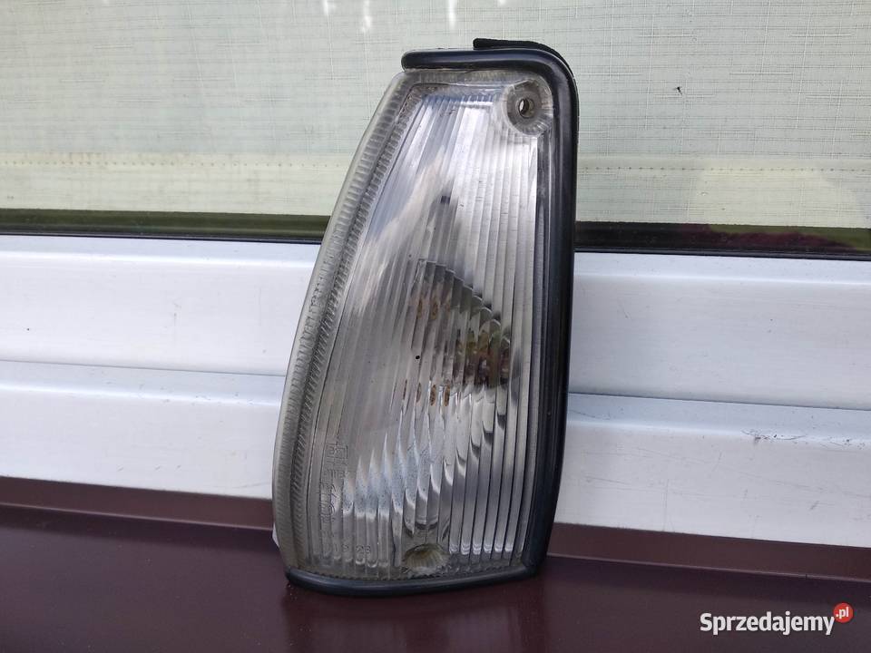 Nissan Micra K10 lampa pozycyjna postojowa lewa osobowe Lampy przednie łódzkie Sieradz