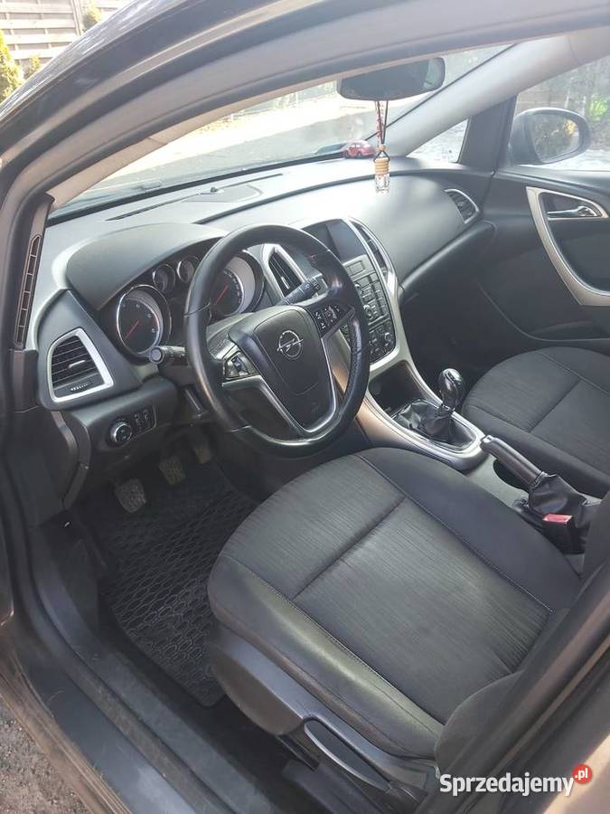 Opel Astra J Sports Tourer kombi 17 CDTI 2011 Rok produkcji 2011