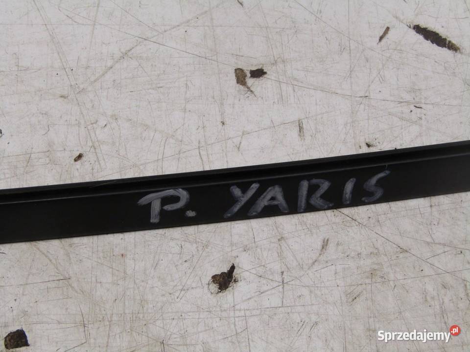 LISTWA DACHOWA PRAWA PRAWE TOYOTA YARIS III LIFT