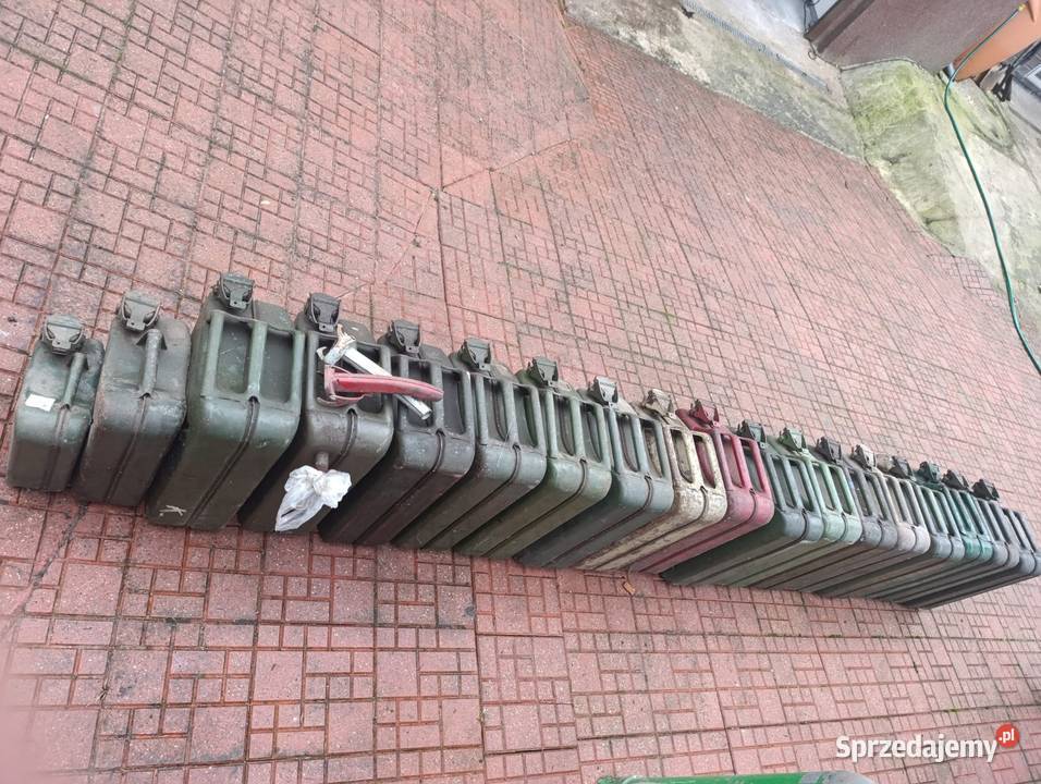 PRL kanistry 20 5 l Kanistry, lejki i pompki Poznań