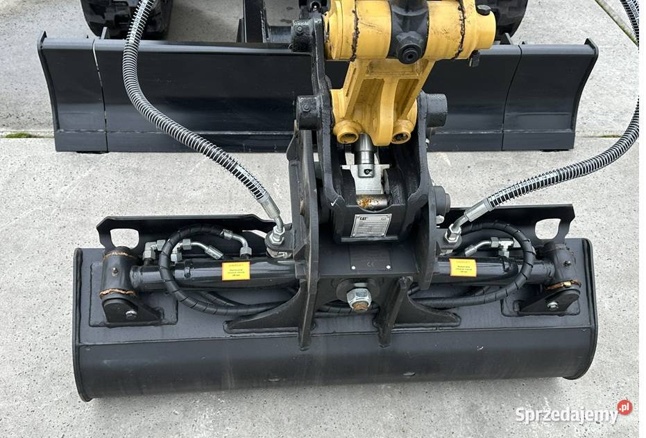 FABRYCZNIE NOWA MINIKOPARKA CATERPILLAR 3027 CR wielkopolskie Tuliszków