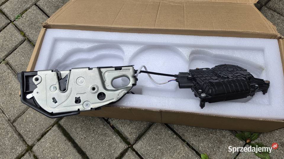 Zamek drzwi lewy przód BMW F10F11 z domykaniem w osobowe Krosno