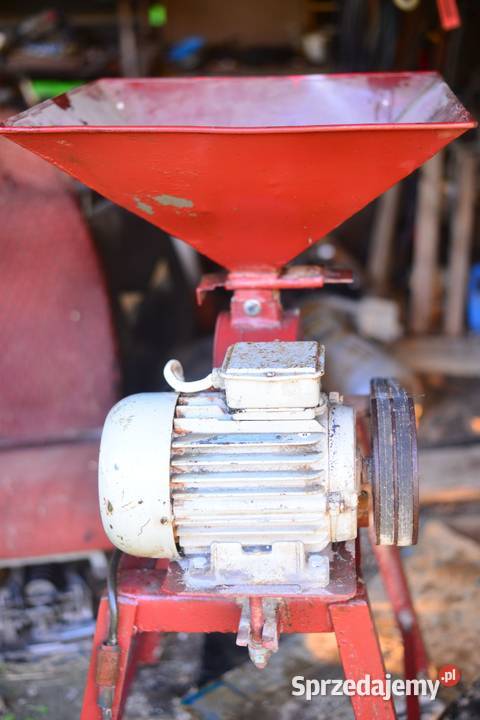 Młynek do zboża młyn śrutownik sprawny w małopolskie Nowy Wiśnicz