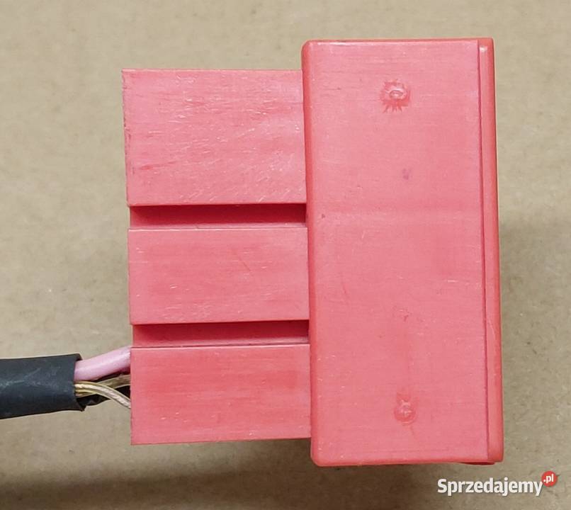 ADAPTER ZŁĄCZE SAMOCHODOWE MINI ISO 4 CINCH VW Mielęcin