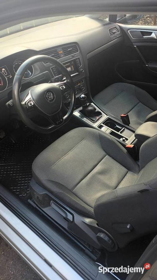 Zamiana GOLF 7Sam ParkujeNawiasystent zmęczenia Jeżów Sudecki