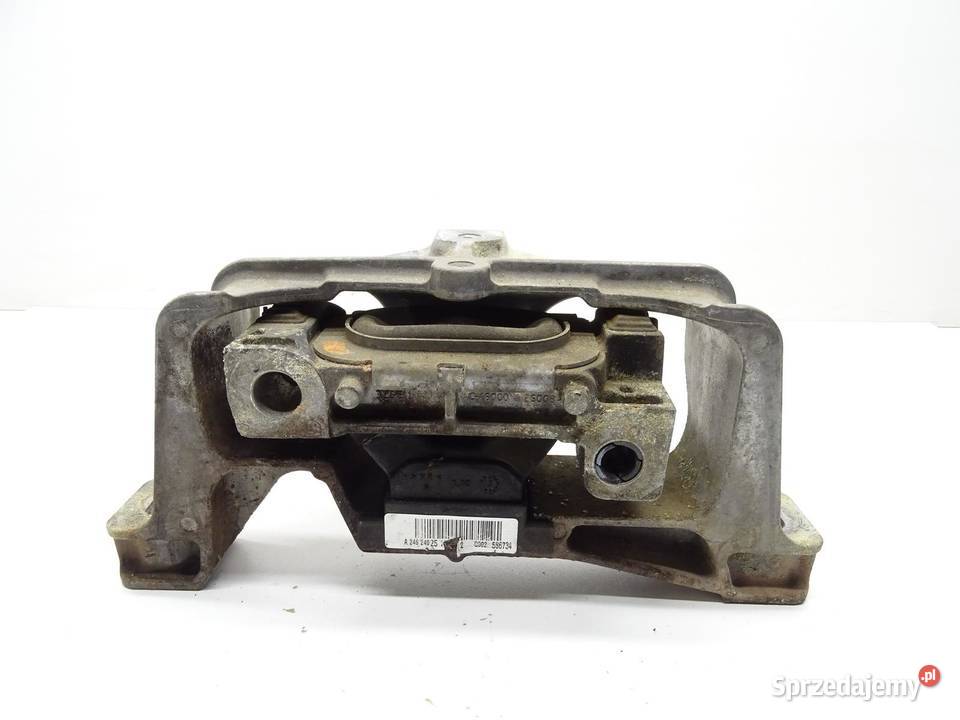 PODUSZKA ŁAPA SILNIKA A2462402517 MERCEDES W176 Części samochodowe