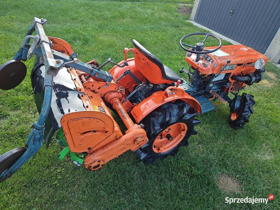 Kubota B10 4x4 z glebogryzarką japoński Pozostałe