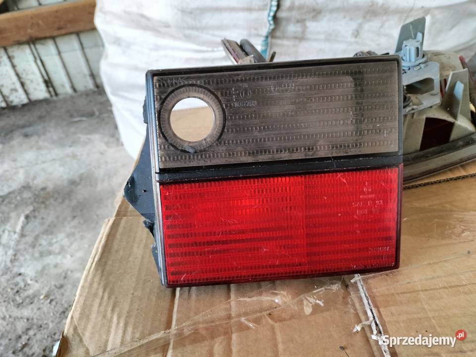 LAMPA TYLNA VW VENTO PRAWA 1H5945108B lampy tylne lubelskie