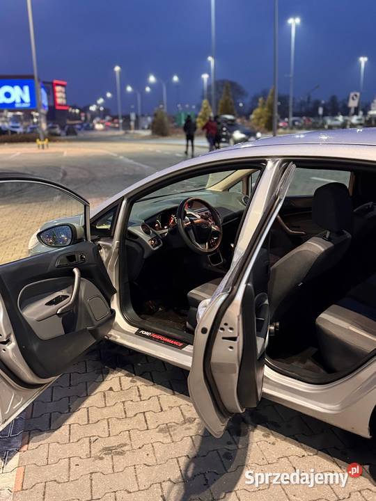 Ford Fiesta Mk7 125 benzyna Niski Przebieg 143 Wrocław