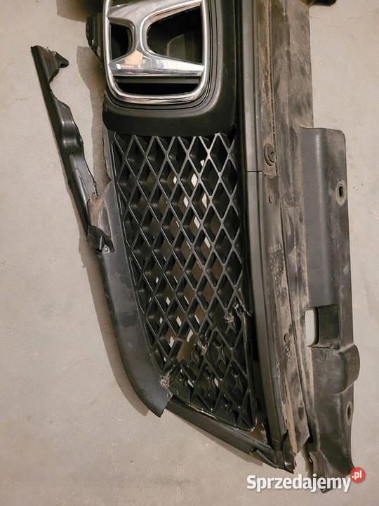 atrapa uszkodzona z emblematem Honda Civic VII Kielce