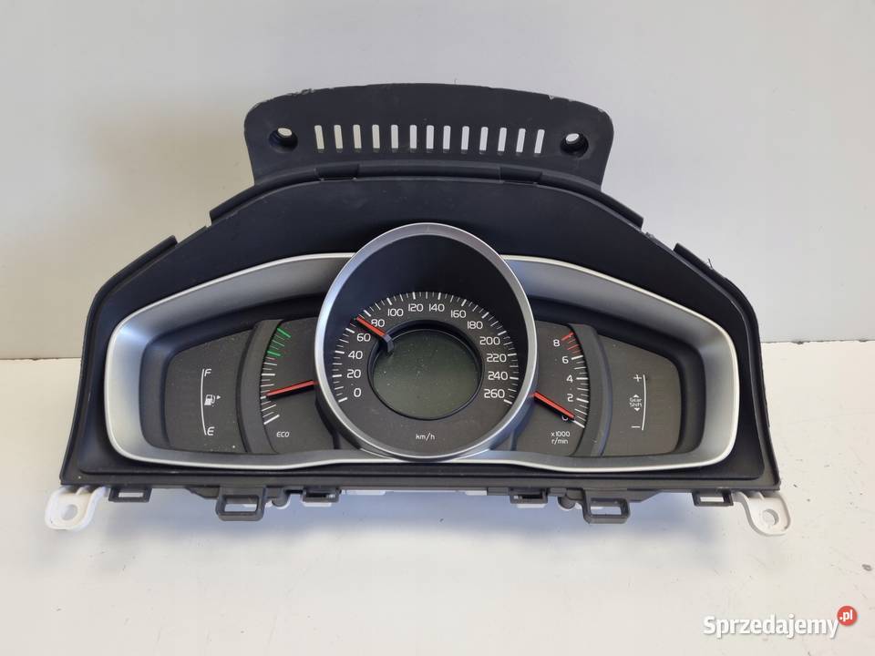 Volvo V40 II 20 T Benzyna LICZNIK ZEGARY Europa