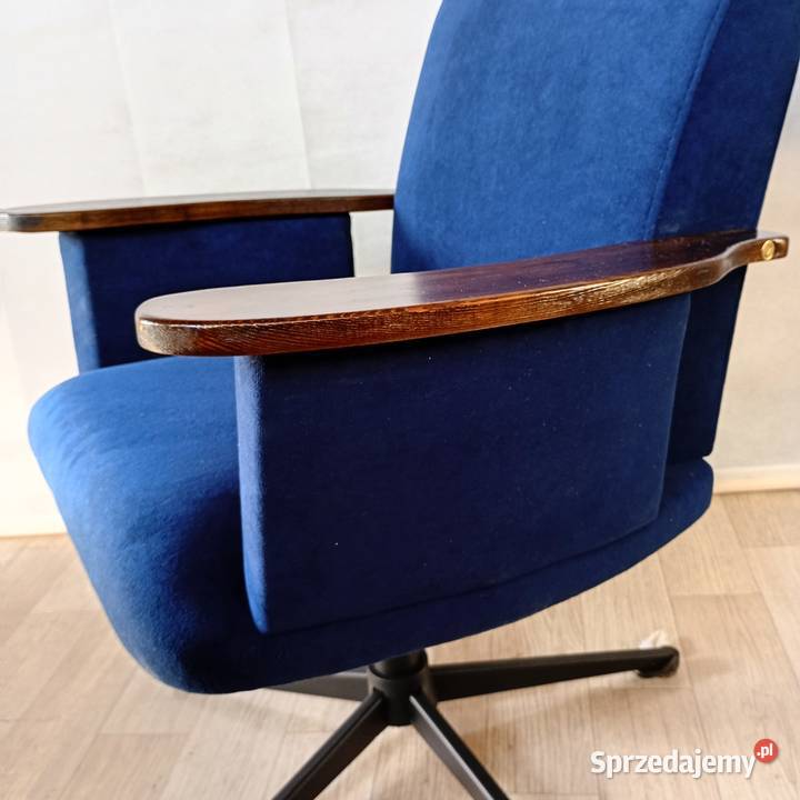 Fotel obrotowy z PRL KOS renowacji Meble Puszczykowo sprzedam