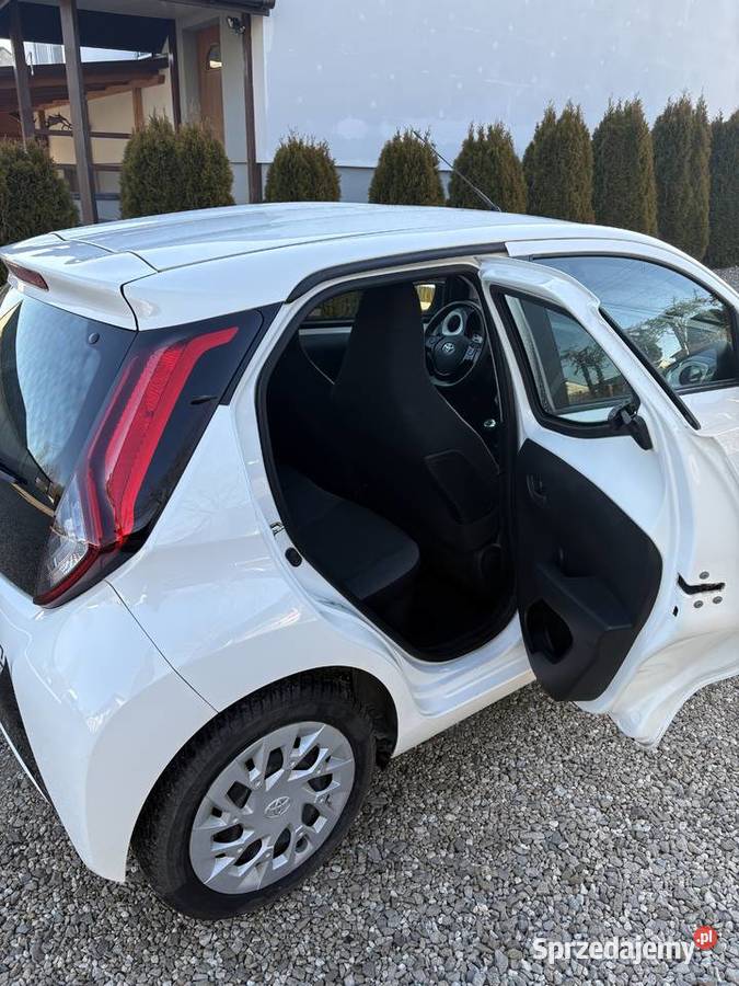 Toyota Aygo 10 VVTi Black Edition LPG Rok produkcji 2021 świętokrzyskie Jędrzejów