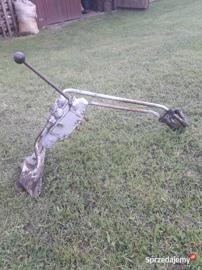 Rozdzielacz na błotnik do wywrotu do Ursus C330 Skłoby sprzedam