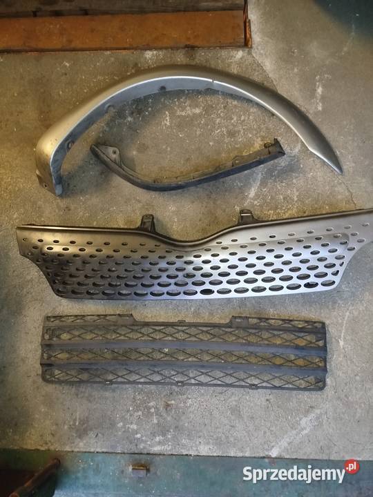 Atrapa plastiki Toyota Yaris Verso Atrapy