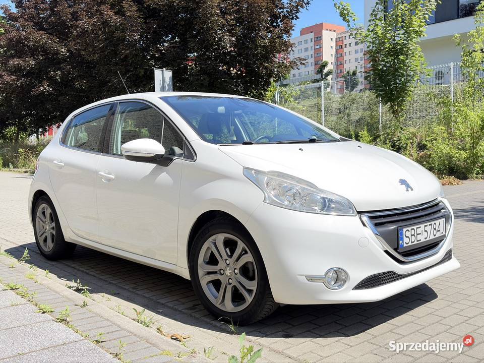 Sliczny Peugeot 208 Wym kom 106 przeb Stan elektryczne szyby Będzin