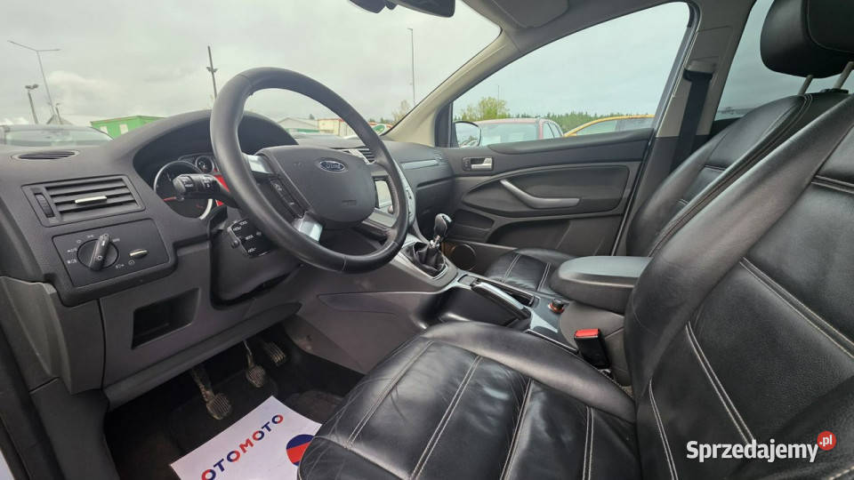 Ford Kuga Titanium Panorama Duża Navi xsenon I reflektory ksenonowe Kuga Samochody osobowe