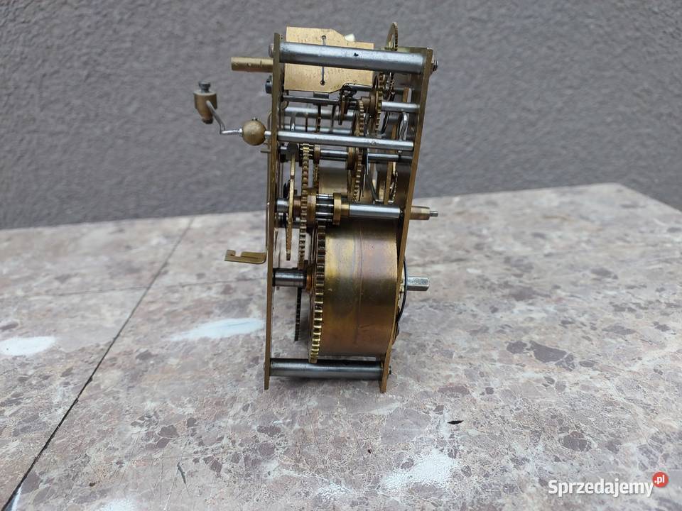673 Mechanizm starego zegara ściennego Junghans