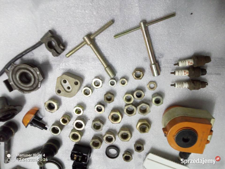 Fiat 126p Maluch FSM zestaw części auto PRL Pozostałe Przemyśl